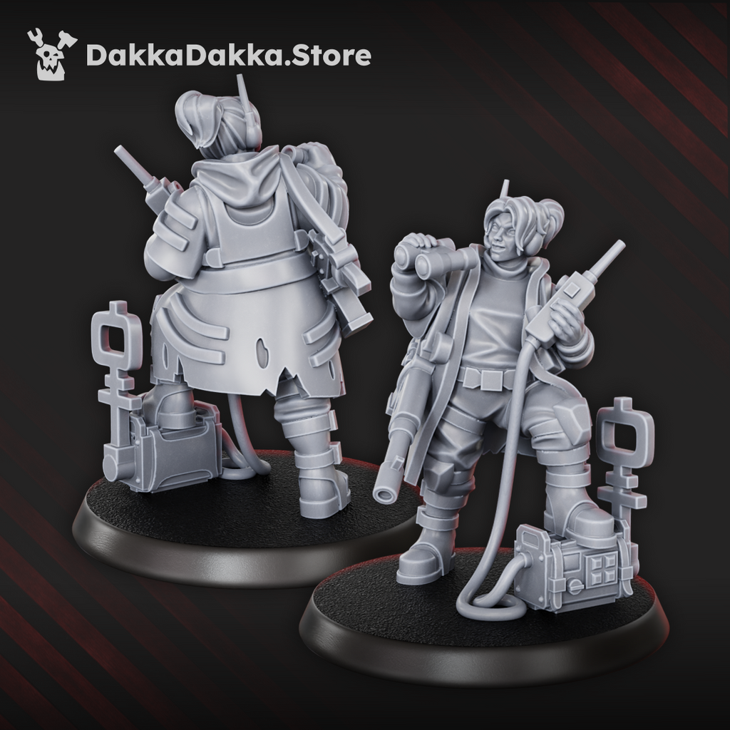Alcat Rats Master Squad miniature by DakkaDakka with binoculars, rifle, field equipment, and front and rear views.