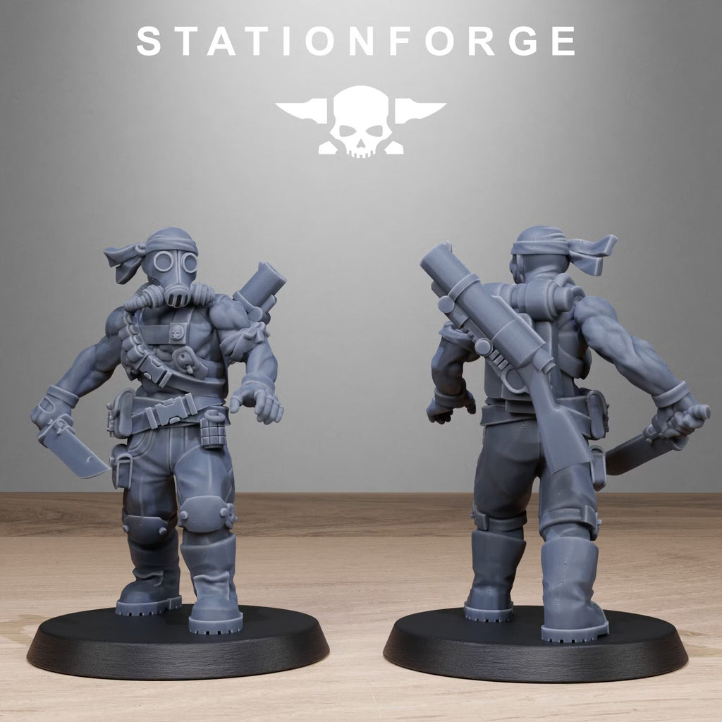 GrimGuard Jungle Fighter 2 with gas mask, combat blade and heavy weapon