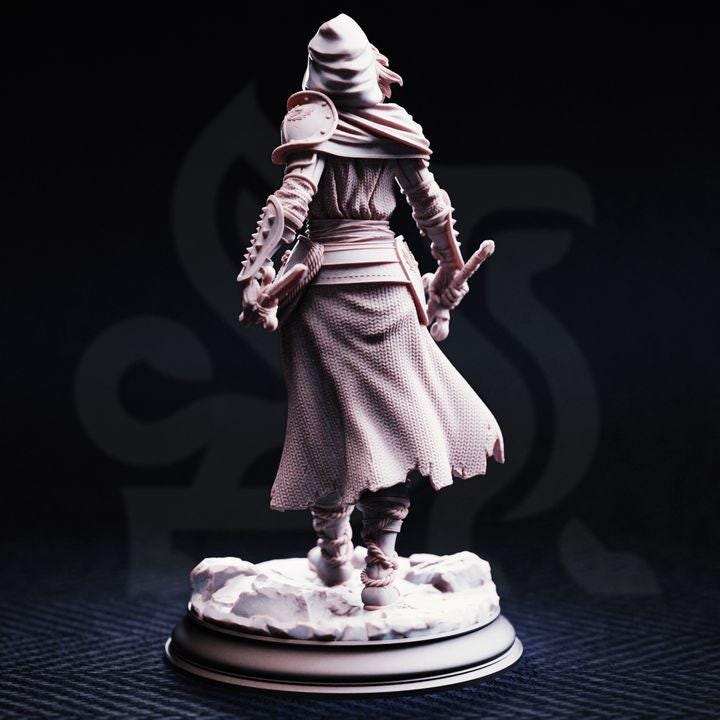 Female Human Rogue Assassin Miniature - Delyna ro Unviel - DM Stash