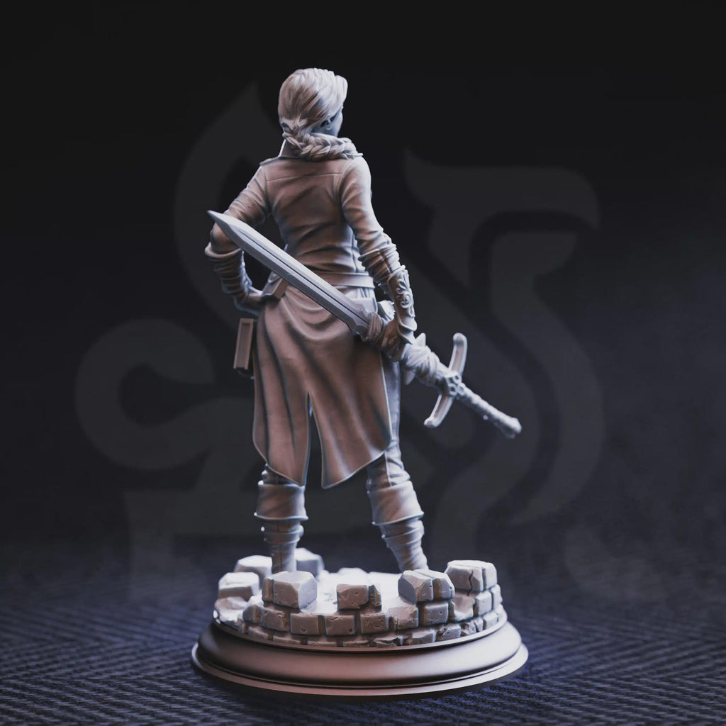 Female Human Fighter Miniature - Warrior - Gwendolen Proud - DM Stash