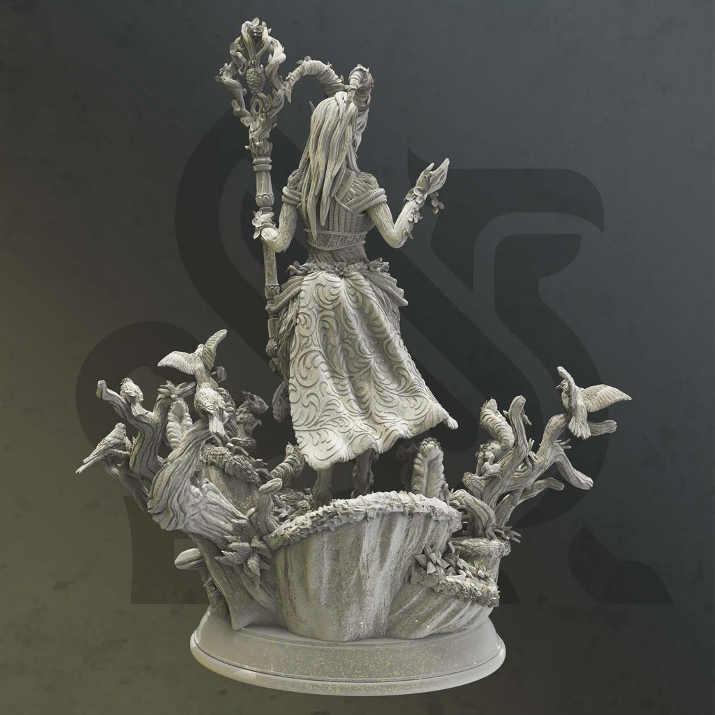 Female Fey Druid Miniature - Renmaeth, Custodian of the Body - DM Stash